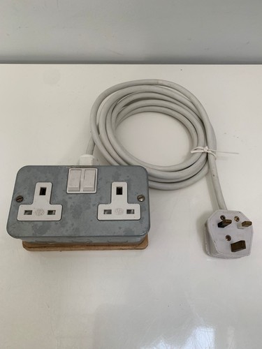 Double socket extension - , lead